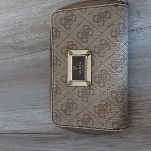 Guess zippered wallet